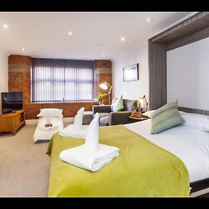 Holiday home 58 Cocoa Riverside With Parking, York